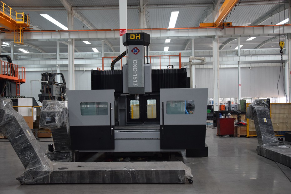 數(shù)控龍門加工中心展示.jpg 數(shù)控龍門加工中心展示.jpg